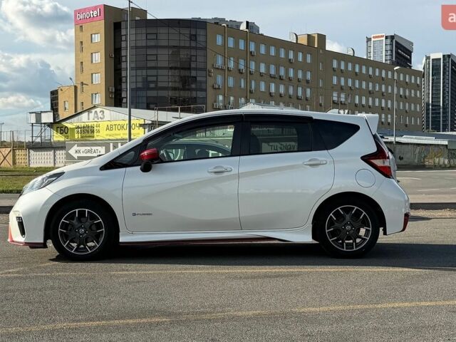 Белый Ниссан Ноут, объемом двигателя 1.2 л и пробегом 73 тыс. км за 13300 $, фото 2 на Automoto.ua