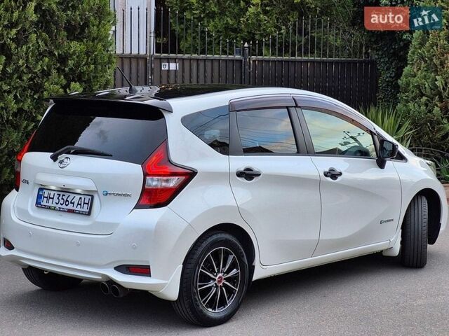 Белый Ниссан Ноут, объемом двигателя 1.2 л и пробегом 65 тыс. км за 12000 $, фото 18 на Automoto.ua