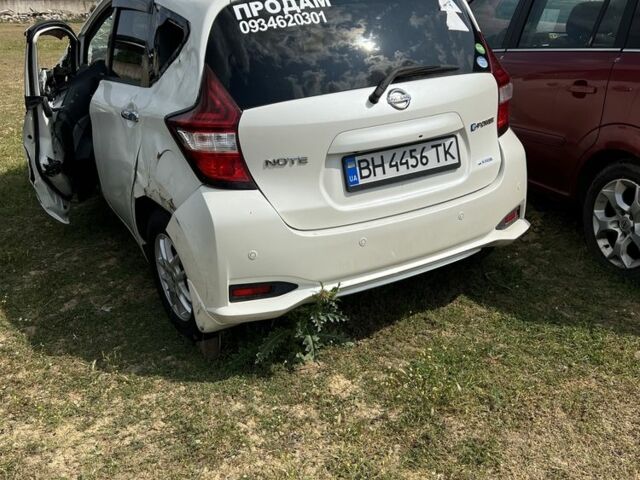 Ниссан Ноут 2017 в Березовке на Automoto.ua Белый Ниссан Ноут, объемом двигателя 1.2 л и пробегом 50 тыс. км за 4000 $, фото 5 на Automoto.ua