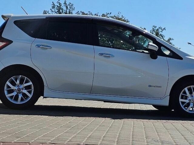 Белый Ниссан Ноут, объемом двигателя 1.2 л и пробегом 35 тыс. км за 10700 $, фото 27 на Automoto.ua