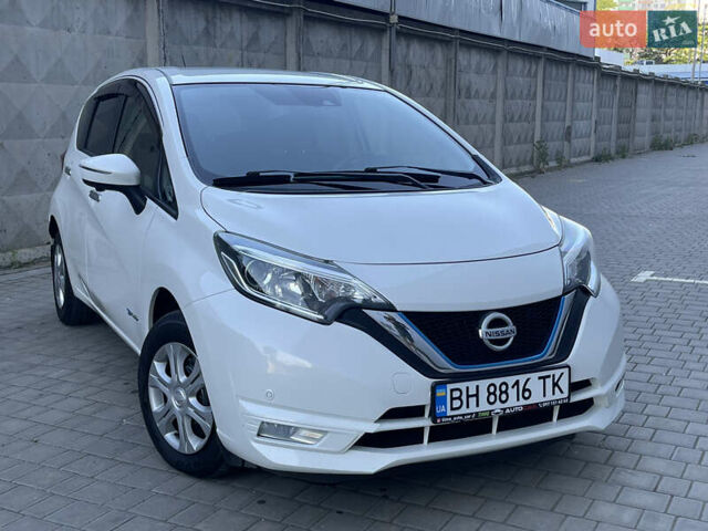 Белый Ниссан Ноут, объемом двигателя 1.2 л и пробегом 70 тыс. км за 11850 $, фото 17 на Automoto.ua