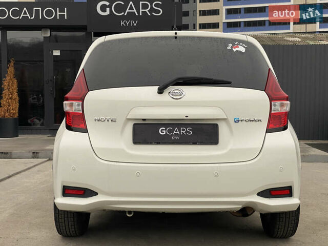 Белый Ниссан Ноут, объемом двигателя 1.2 л и пробегом 71 тыс. км за 11899 $, фото 4 на Automoto.ua