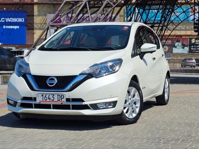 Белый Ниссан Ноут, объемом двигателя 1.2 л и пробегом 32 тыс. км за 12900 $, фото 5 на Automoto.ua