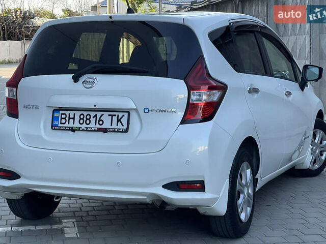 Белый Ниссан Ноут, объемом двигателя 1.2 л и пробегом 70 тыс. км за 11850 $, фото 16 на Automoto.ua
