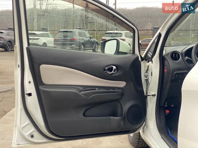 Белый Ниссан Ноут, объемом двигателя 1.2 л и пробегом 71 тыс. км за 11899 $, фото 11 на Automoto.ua