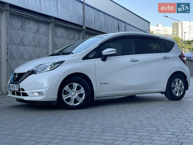 Белый Ниссан Ноут, объемом двигателя 1.2 л и пробегом 70 тыс. км за 11850 $, фото 6 на Automoto.ua