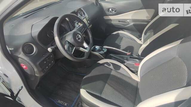 Белый Ниссан Ноут, объемом двигателя 1.2 л и пробегом 52 тыс. км за 11990 $, фото 12 на Automoto.ua