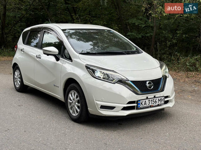 Белый Ниссан Ноут, объемом двигателя 1.2 л и пробегом 69 тыс. км за 11600 $, фото 1 на Automoto.ua