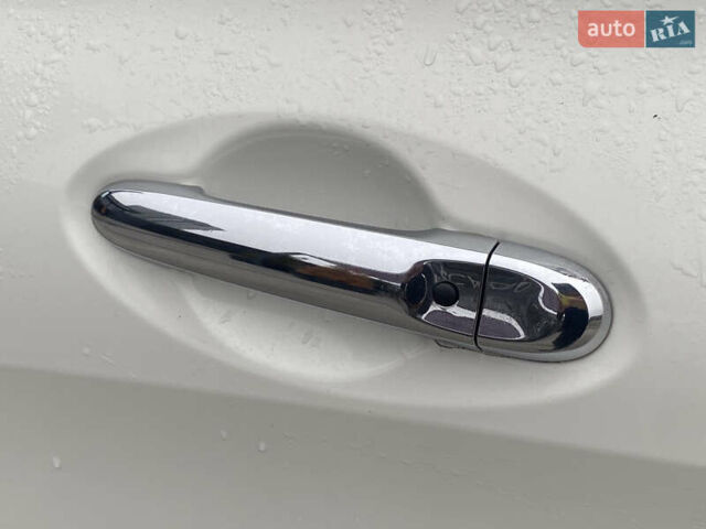 Белый Ниссан Ноут, объемом двигателя 1.2 л и пробегом 71 тыс. км за 11899 $, фото 7 на Automoto.ua