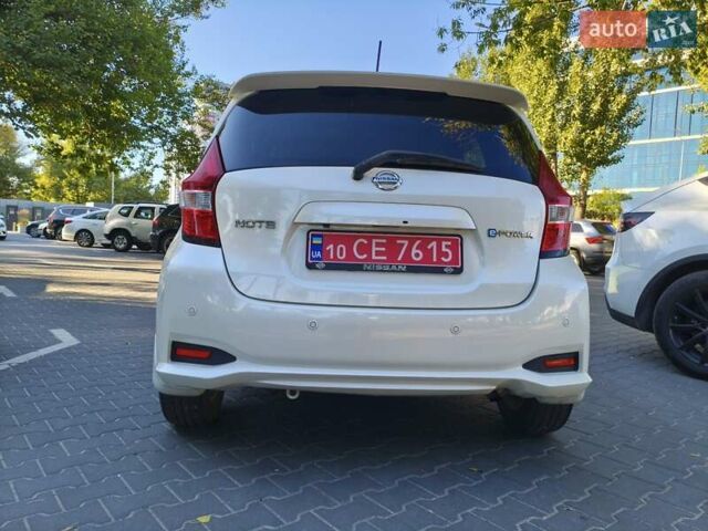 Белый Ниссан Ноут, объемом двигателя 1.2 л и пробегом 62 тыс. км за 12800 $, фото 6 на Automoto.ua