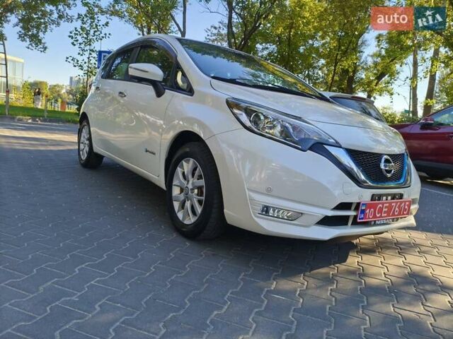 Белый Ниссан Ноут, объемом двигателя 1.2 л и пробегом 62 тыс. км за 12800 $, фото 1 на Automoto.ua