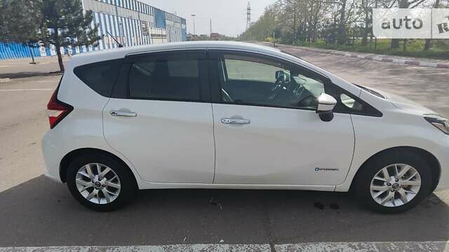 Белый Ниссан Ноут, объемом двигателя 1.2 л и пробегом 52 тыс. км за 11990 $, фото 1 на Automoto.ua