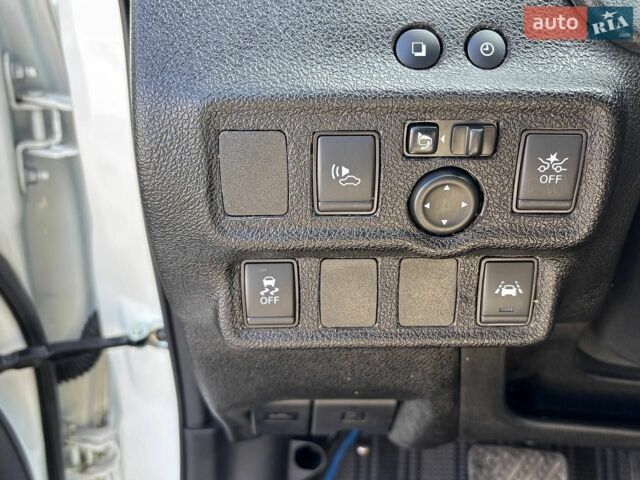 Білий Ніссан Ноут, об'ємом двигуна 1.2 л та пробігом 76 тис. км за 12700 $, фото 23 на Automoto.ua