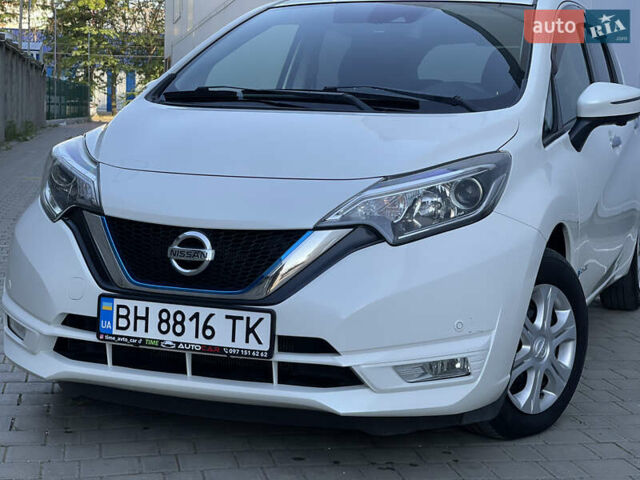 Белый Ниссан Ноут, объемом двигателя 1.2 л и пробегом 70 тыс. км за 11850 $, фото 2 на Automoto.ua