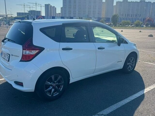 Білий Ніссан Ноут, об'ємом двигуна 1.2 л та пробігом 40 тис. км за 12200 $, фото 5 на Automoto.ua