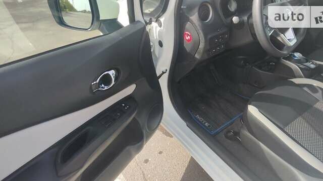Белый Ниссан Ноут, объемом двигателя 1.2 л и пробегом 52 тыс. км за 11990 $, фото 14 на Automoto.ua