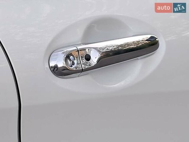 Ниссан Ноут 2019 в Одессе на Automoto.ua Белый Ниссан Ноут, объемом двигателя 1.2 л и пробегом 116 тыс. км за 12999 $, фото 23 на Automoto.ua