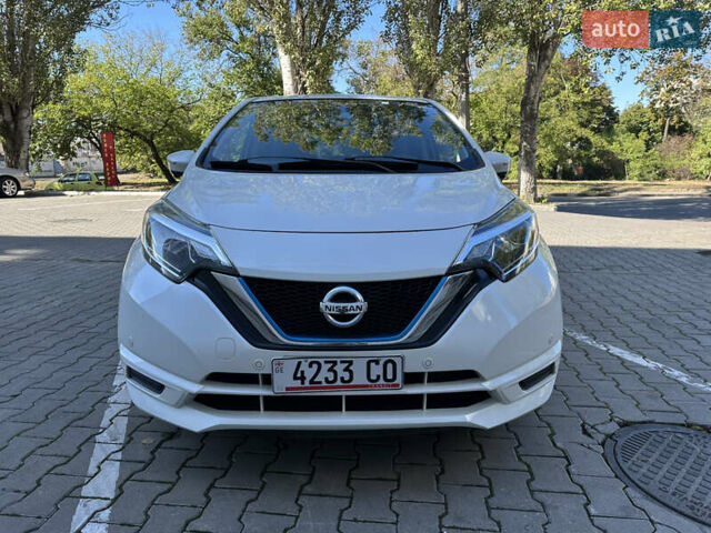 Белый Ниссан Ноут, объемом двигателя 1.2 л и пробегом 52 тыс. км за 12600 $, фото 6 на Automoto.ua