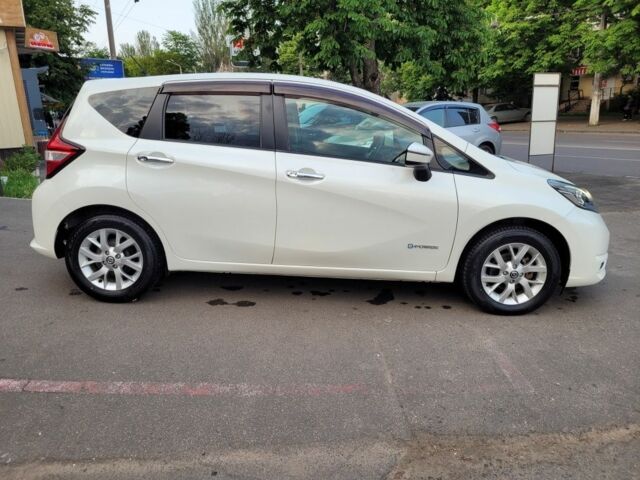 Білий Ніссан Ноут, об'ємом двигуна 1.2 л та пробігом 85 тис. км за 12450 $, фото 3 на Automoto.ua