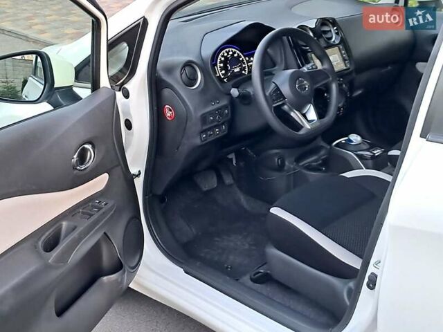 Ниссан Ноут 2019 в Одессе на Automoto.ua Белый Ниссан Ноут, объемом двигателя 1.2 л и пробегом 116 тыс. км за 12999 $, фото 24 на Automoto.ua