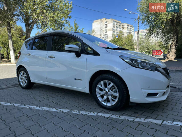 Белый Ниссан Ноут, объемом двигателя 1.2 л и пробегом 52 тыс. км за 12600 $, фото 3 на Automoto.ua