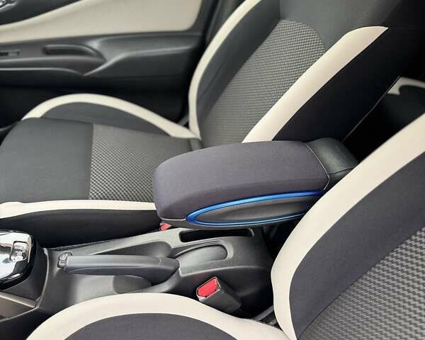 Білий Ніссан Ноут, об'ємом двигуна 1.2 л та пробігом 57 тис. км за 12900 $, фото 31 на Automoto.ua