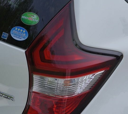 Белый Ниссан Ноут, объемом двигателя 1.2 л и пробегом 65 тыс. км за 12200 $, фото 9 на Automoto.ua