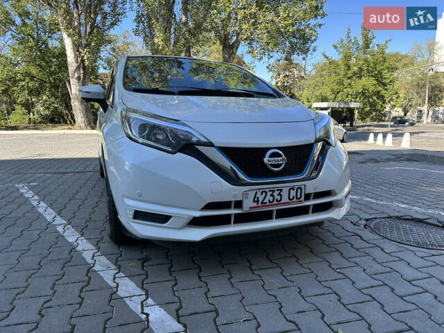 Белый Ниссан Ноут, объемом двигателя 1.2 л и пробегом 52 тыс. км за 12600 $, фото 5 на Automoto.ua