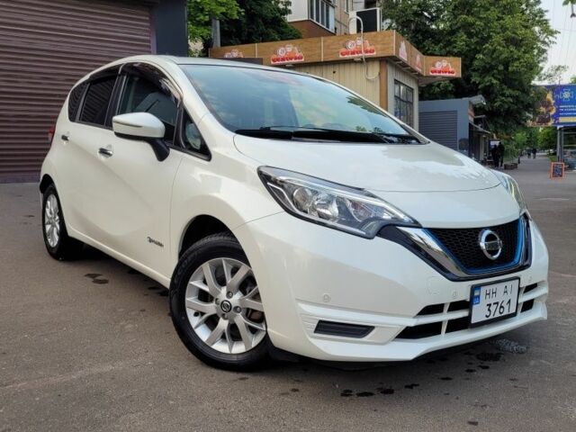 Білий Ніссан Ноут, об'ємом двигуна 1.2 л та пробігом 85 тис. км за 12650 $, фото 2 на Automoto.ua