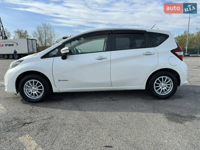 Белый Ниссан Ноут, объемом двигателя 1.2 л и пробегом 38 тыс. км за 12900 $, фото 6 на Automoto.ua