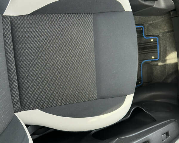 Белый Ниссан Ноут, объемом двигателя 1.2 л и пробегом 38 тыс. км за 12900 $, фото 42 на Automoto.ua