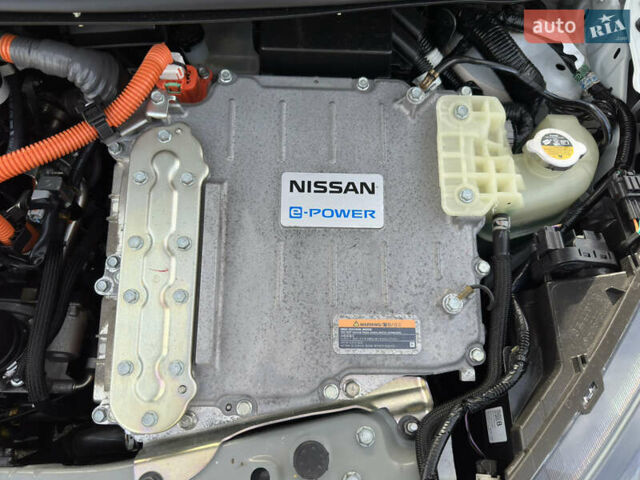 Белый Ниссан Ноут, объемом двигателя 1.2 л и пробегом 38 тыс. км за 12900 $, фото 45 на Automoto.ua