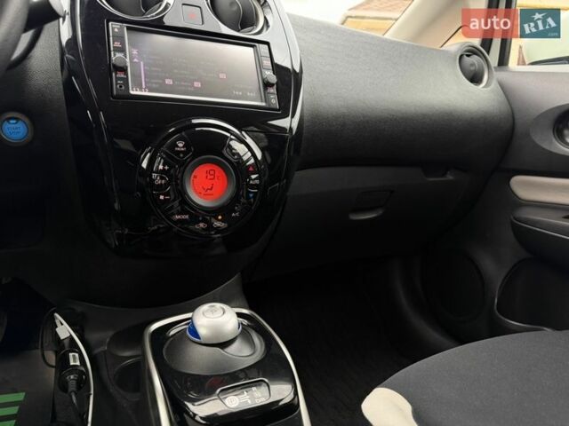 Белый Ниссан Ноут, объемом двигателя 1.2 л и пробегом 117 тыс. км за 12800 $, фото 56 на Automoto.ua