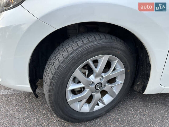 Белый Ниссан Ноут, объемом двигателя 1.2 л и пробегом 52 тыс. км за 12600 $, фото 13 на Automoto.ua