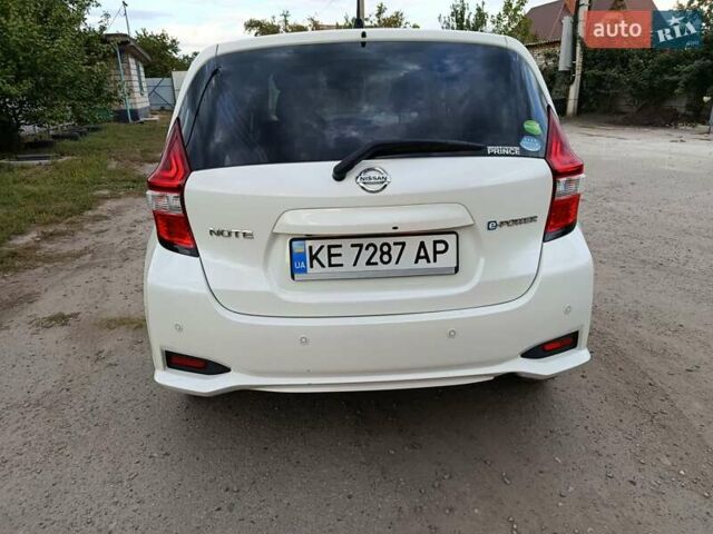 Білий Ніссан Ноут, об'ємом двигуна 1.2 л та пробігом 53 тис. км за 13150 $, фото 8 на Automoto.ua