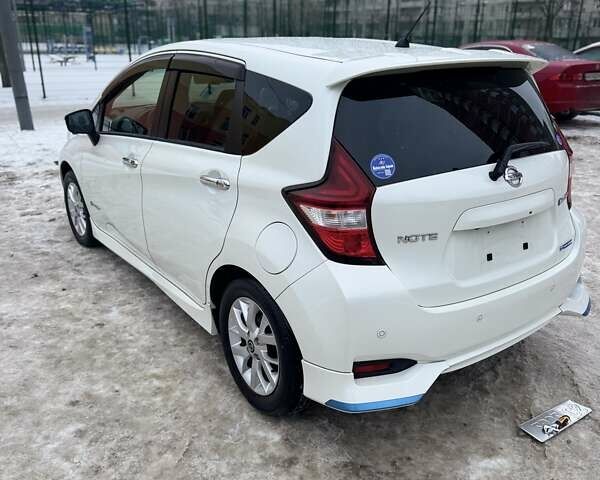 Білий Ніссан Ноут, об'ємом двигуна 1.2 л та пробігом 57 тис. км за 12900 $, фото 5 на Automoto.ua