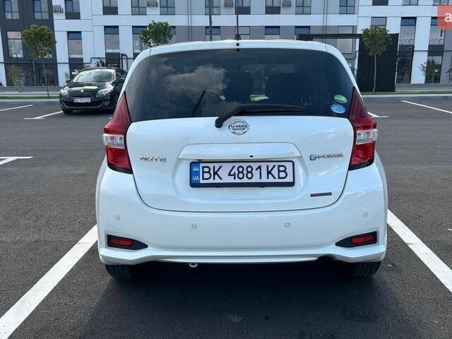 Білий Ніссан Ноут, об'ємом двигуна 1.2 л та пробігом 57 тис. км за 12700 $, фото 12 на Automoto.ua