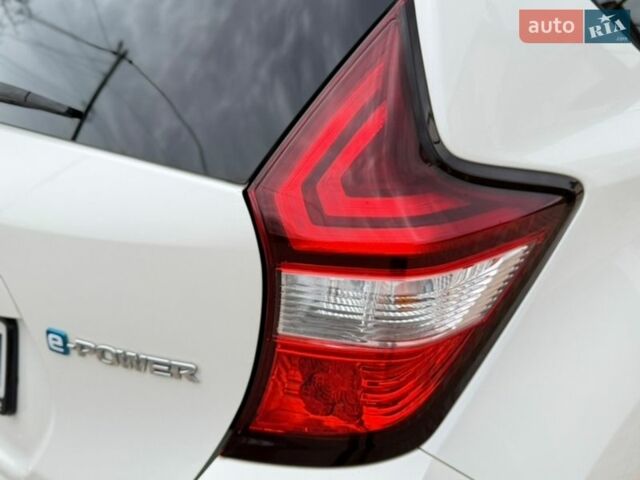 Белый Ниссан Ноут, объемом двигателя 1.2 л и пробегом 117 тыс. км за 12800 $, фото 19 на Automoto.ua