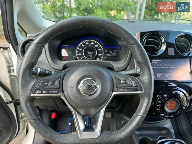 Білий Ніссан Ноут, об'ємом двигуна 1.2 л та пробігом 54 тис. км за 12500 $, фото 45 на Automoto.ua
