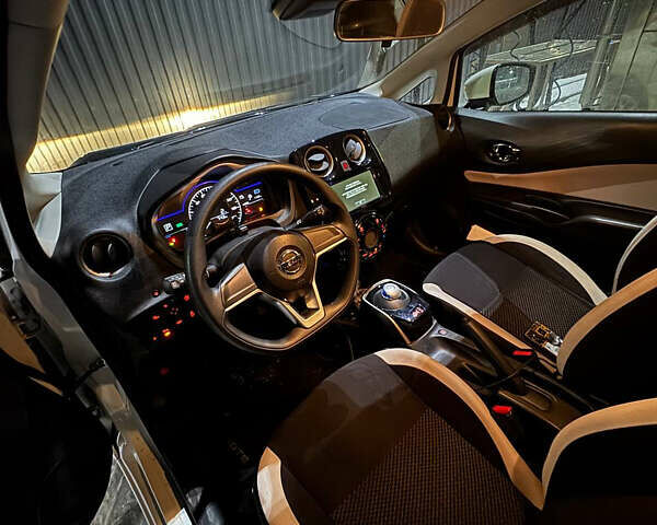 Білий Ніссан Ноут, об'ємом двигуна 1.2 л та пробігом 45 тис. км за 13800 $, фото 7 на Automoto.ua