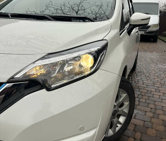 Білий Ніссан Ноут, об'ємом двигуна 1.2 л та пробігом 47 тис. км за 11999 $, фото 3 на Automoto.ua