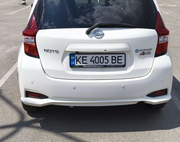 Белый Ниссан Ноут, объемом двигателя 1.2 л и пробегом 42 тыс. км за 12992 $, фото 2 на Automoto.ua