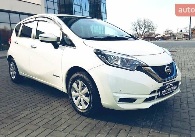 Білий Ніссан Ноут, об'ємом двигуна 1.2 л та пробігом 36 тис. км за 13200 $, фото 1 на Automoto.ua