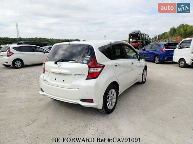 Белый Ниссан Ноут, объемом двигателя 1.2 л и пробегом 85 тыс. км за 12500 $, фото 3 на Automoto.ua
