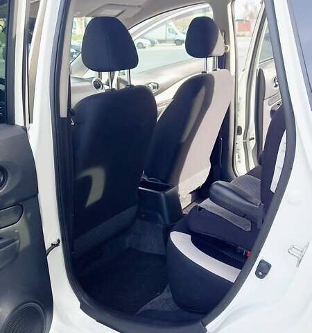 Білий Ніссан Ноут, об'ємом двигуна 1.2 л та пробігом 36 тис. км за 13200 $, фото 9 на Automoto.ua