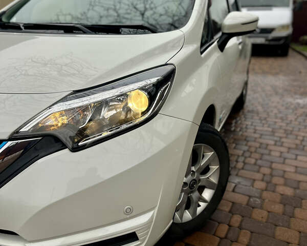 Білий Ніссан Ноут, об'ємом двигуна 1.2 л та пробігом 47 тис. км за 11999 $, фото 10 на Automoto.ua