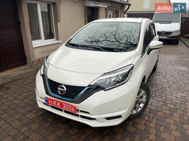 Білий Ніссан Ноут, об'ємом двигуна 1.2 л та пробігом 47 тис. км за 11999 $, фото 19 на Automoto.ua