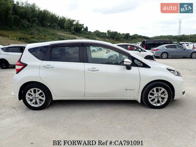 Белый Ниссан Ноут, объемом двигателя 1.2 л и пробегом 85 тыс. км за 12500 $, фото 2 на Automoto.ua