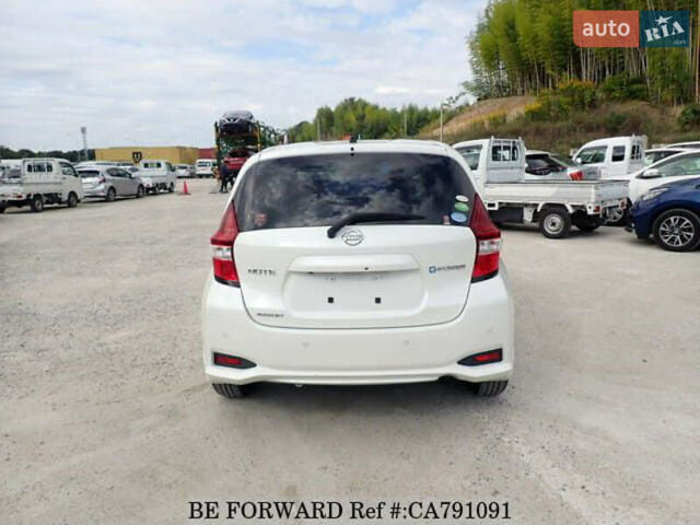 Белый Ниссан Ноут, объемом двигателя 1.2 л и пробегом 85 тыс. км за 12500 $, фото 6 на Automoto.ua
