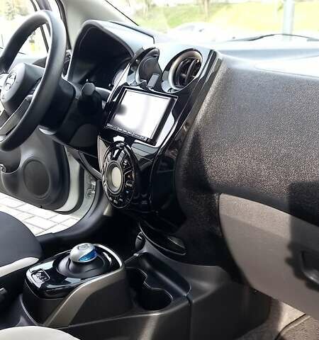 Білий Ніссан Ноут, об'ємом двигуна 1.2 л та пробігом 36 тис. км за 13200 $, фото 12 на Automoto.ua